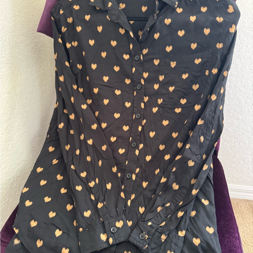 beachlunchlounge Black and Gold Heart Button Down Shirt